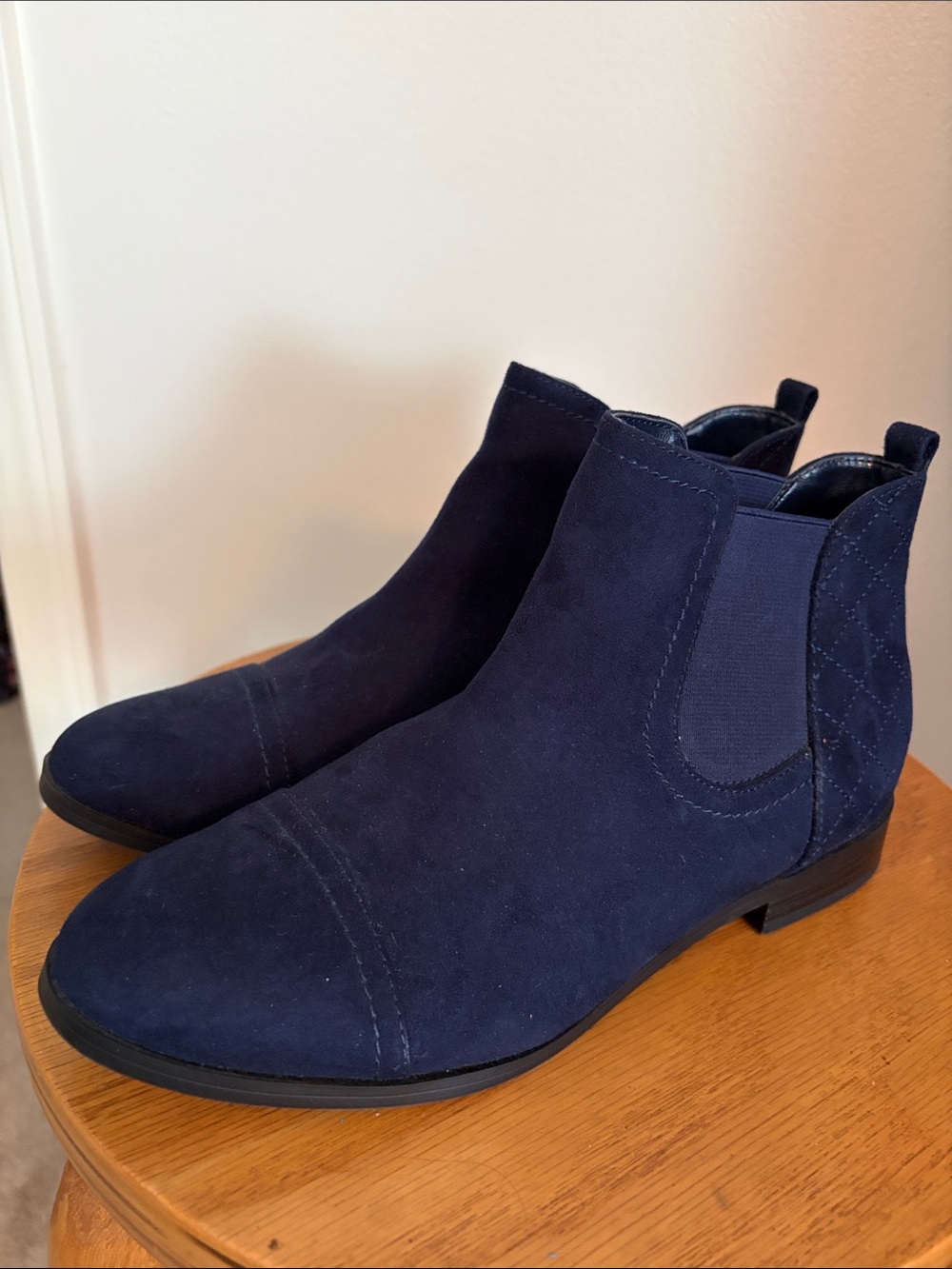 Unisa women’s suede navy booties